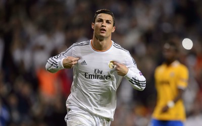 华体会电竞快讯-C罗看了会沉默沙特抢走头条