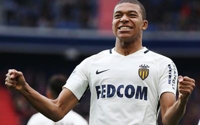 华体会电竞动态-于帕梅卡诺成更衣室沉默者